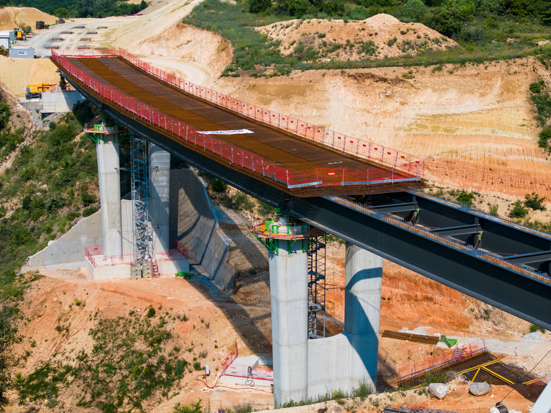 Images du poussage du viaduc du Chabassot - 16 juin 2023