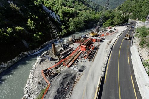 Réalisation des pieux rive droite côté Moutiers- septembre 2013 - crédit : Objectif Altitude