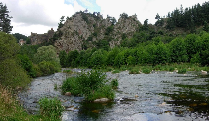 bourg d arlempdes et la loire 1