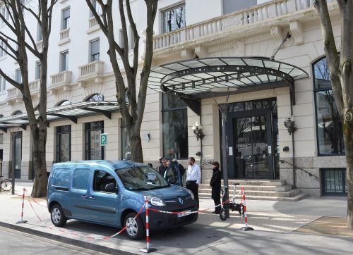 Le véhicule Kangoo Hydrogène présenté aux agents de la DREAL Rhône-Alpes le 9 mars 2015 à Lyon