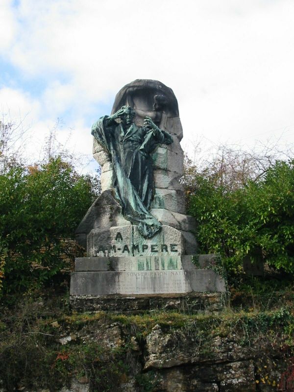 Monument Ampere 1