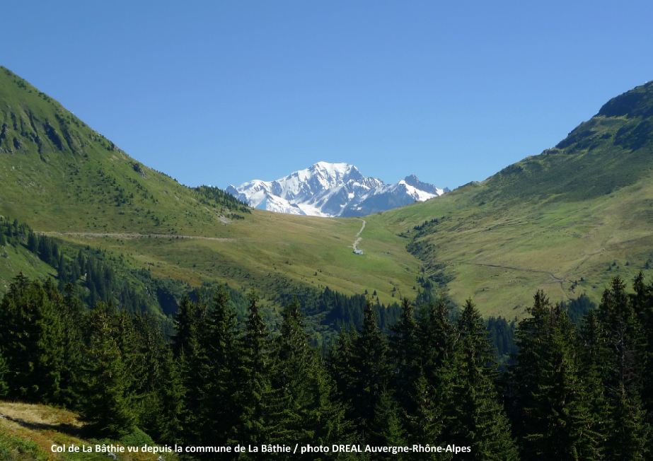 Col de la Bâthie vu depuis la commune de La Bâthie