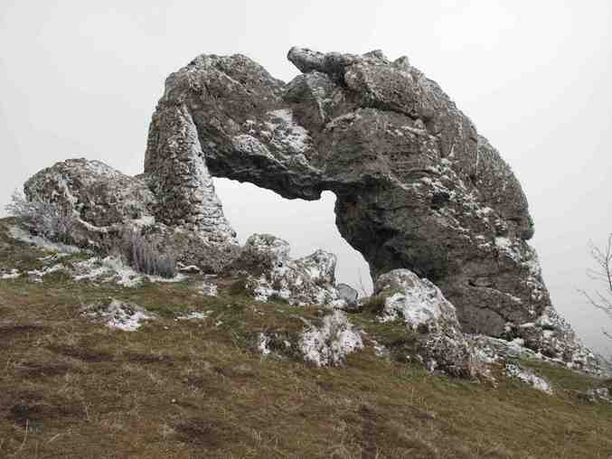 Rocher de la Pierre Percee 1
