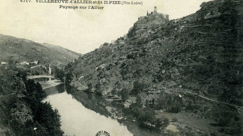 Ruines du chateau de Saint Ilpize 1