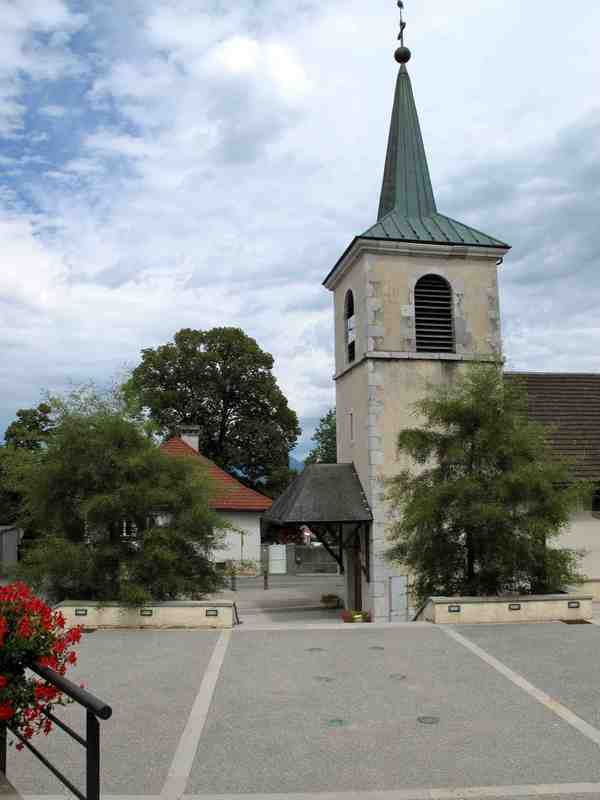 Tilleuls devant l’église à Étaux - 1/4